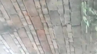 清纯长相，爆乳D罩杯，一线天粉穴，优点集于一身，跳蛋震动阴蒂，超大美腿爽的一扭一扭