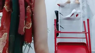 珍妮娃娃是个性感的小屁孩