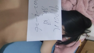 胖乎乎的继女用淋浴独自挑逗爸爸