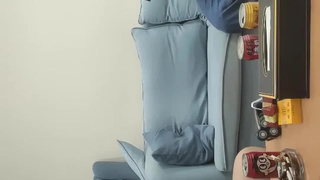 少女女儿在POV视频中被爸爸操屁股
