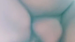 汉服妹子解开衣服摸大奶，双女舔奶抽插猛操呻吟