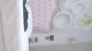 大奶熟女给大学生一个美好的时光