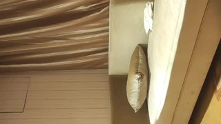 一边亲着一面膜下奶韩剧视频大屌哥情趣酒店吊篮上爆操长发美女_各种姿式换着干
