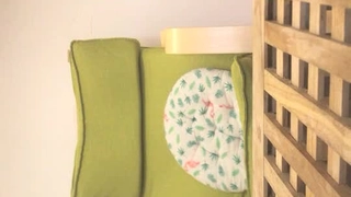 韵味十足甜美小骚货坐马桶上摸穴，舔屌深喉活一流，主动骑乘特写上下套弄，持续抽插受不了高潮喷水